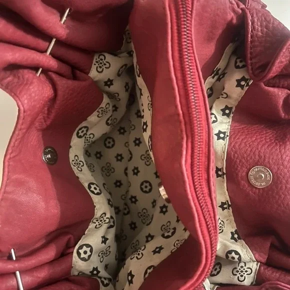 Chic Burgundy Shoulder Bag - Picture 3 of 5